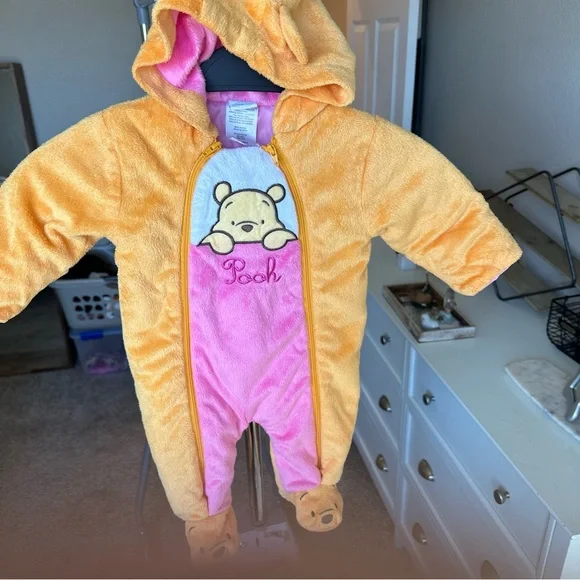 Disney Pooh Bear Pink and Orange Footie - Picture 3 of 6